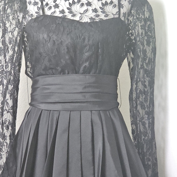Vintage The Gilberts for Tally NY Black Lace & Taffeta Bubble Hem Cocktail Dress - Picture 3 of 16